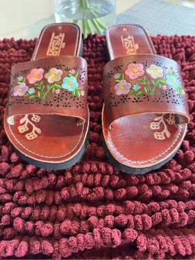 Brown Leather Floral Embroidered Slide Sandals